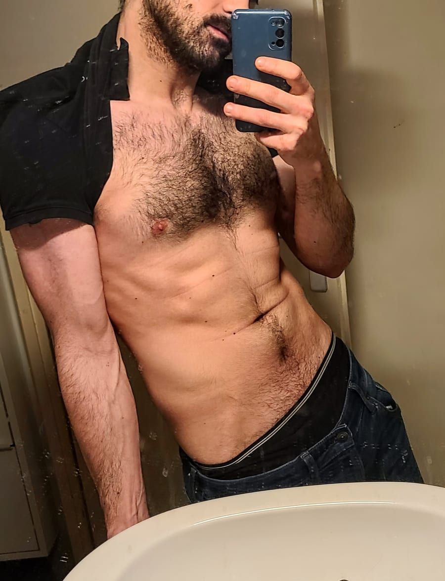 Profil de Mari, 34 ans, Gay club à Hauptikon (Zurich)