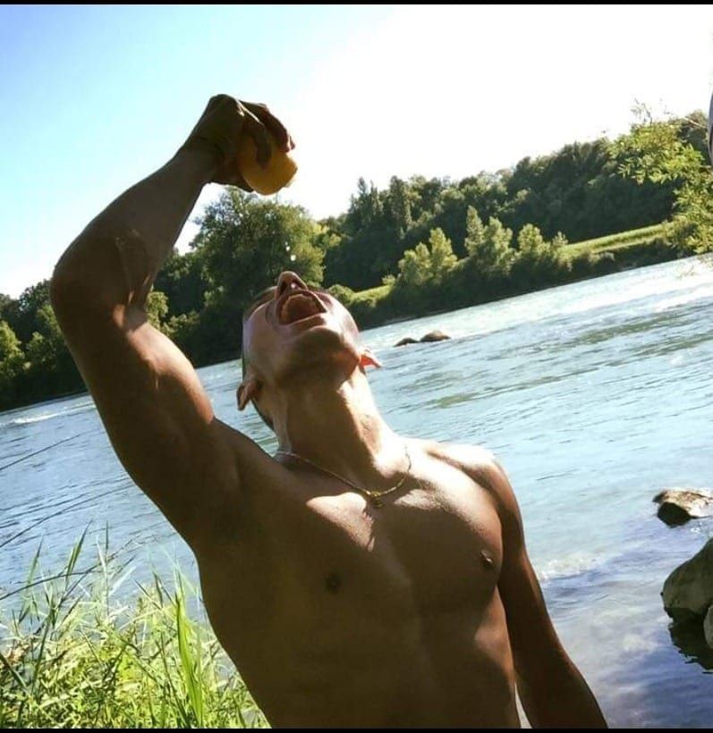 Profil de Charles-victor, 26 ans, Gay club à Weissbad (Appenzell Rhodes-Intérieures)
