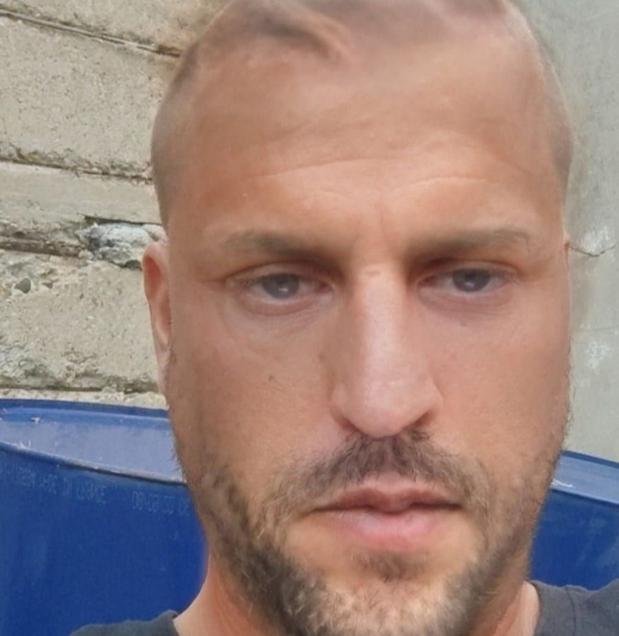 Profil de Mahfoud, 35 ans, Gay club à Uttwil (Thurgovie)