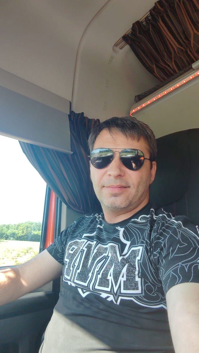 Profil de Mostapha, 33 ans, Gay club à Valangin (Neuchâtel)