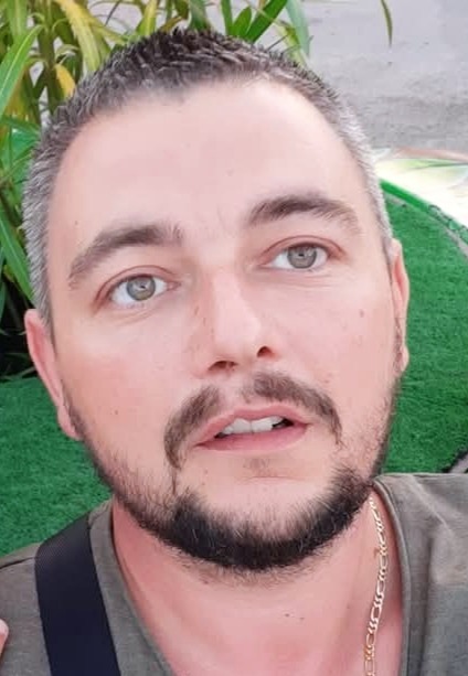 Malvin - Gay club à Zignau Profil de Malvin, 39 ans, Gay club à Zignau (Grisons)