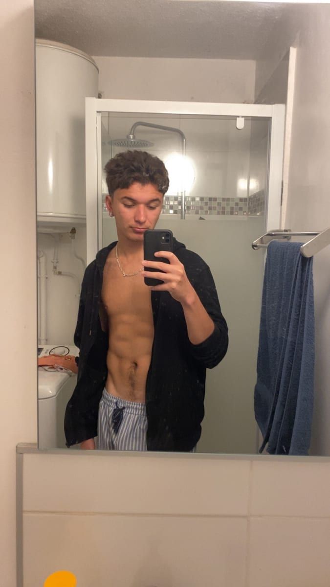 Profil de Nadjime, 37 ans, Gay club à Vogorno (Tessin)