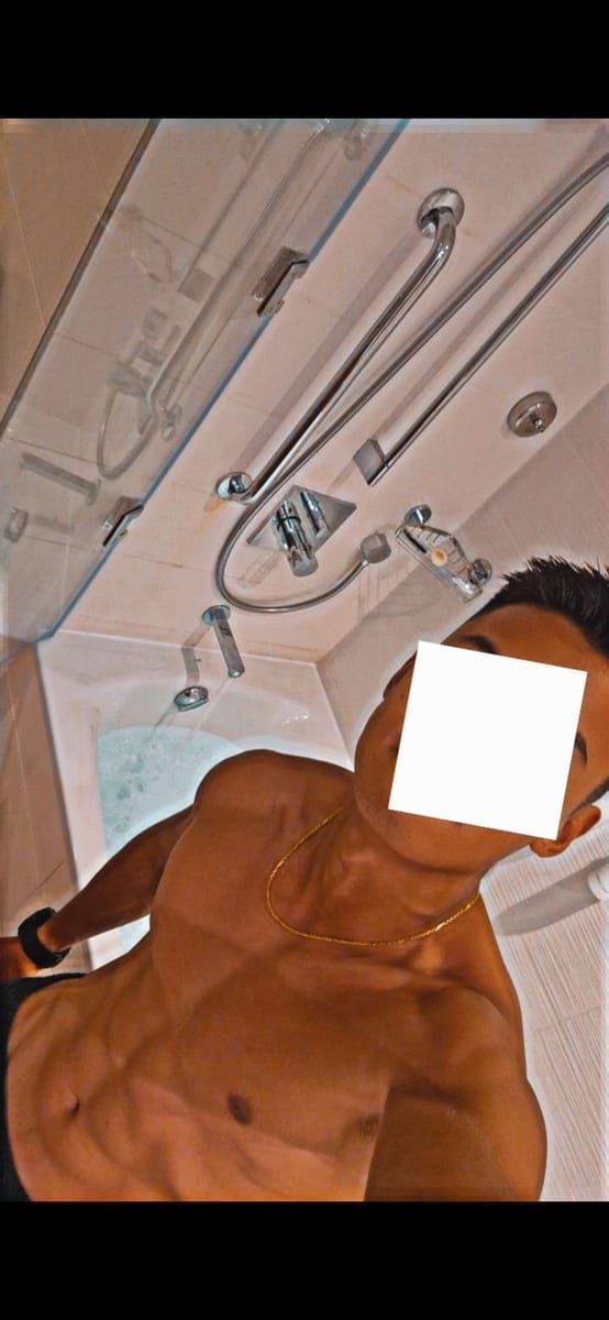 Abdessalam - Gay club à Davos Platz Profil de Abdessalam, 25 ans, Gay club à Davos Platz (Grisons)