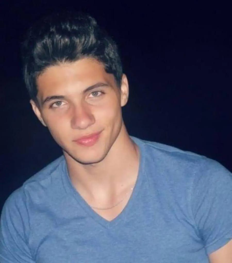 Simeo - Gay club à Inden Profil de Simeo, 22 ans, Gay club à Inden (Valais)