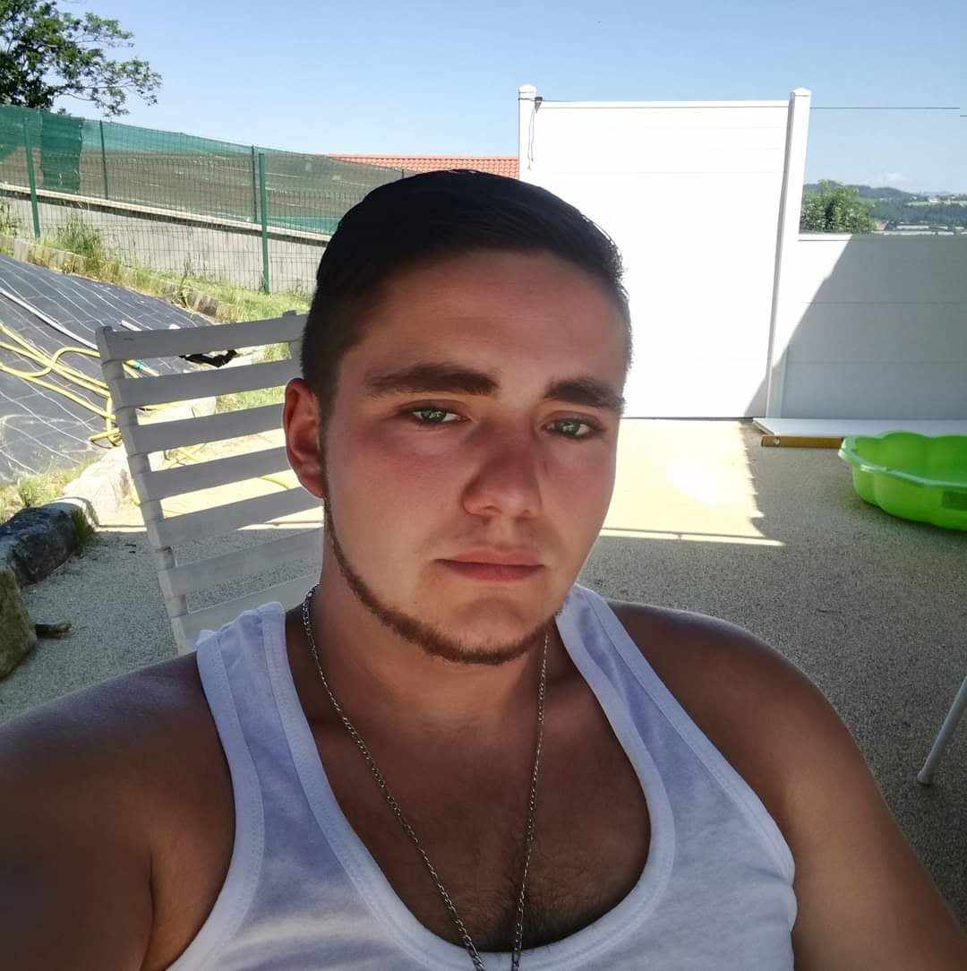 Jany - Gay club à Lenzerheide/Lai Profil de Jany, 26 ans, Gay club à Lenzerheide/Lai (Grisons)
