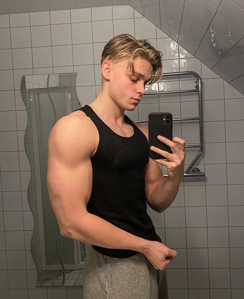 Profil de Floyd, 34 ans, Gay club à Galmiz (Fribourg)