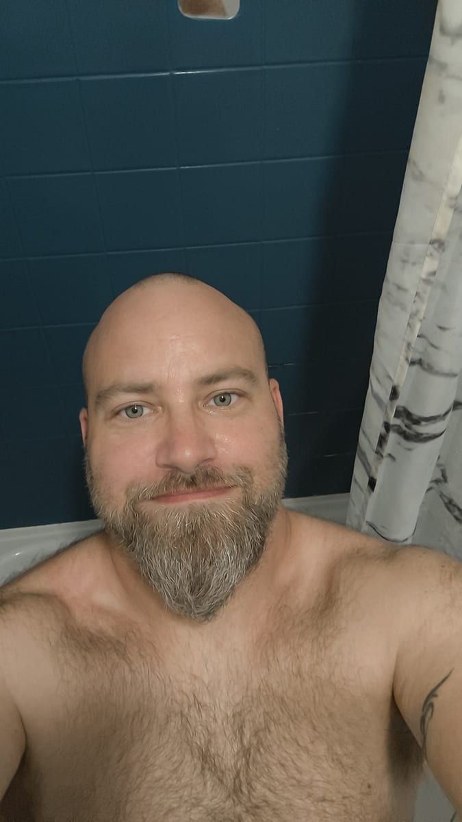 Billel - Gay club à Celerina/Schlarigna Profil de Billel, 41 ans, Gay club à Celerina/Schlarigna (Grisons)