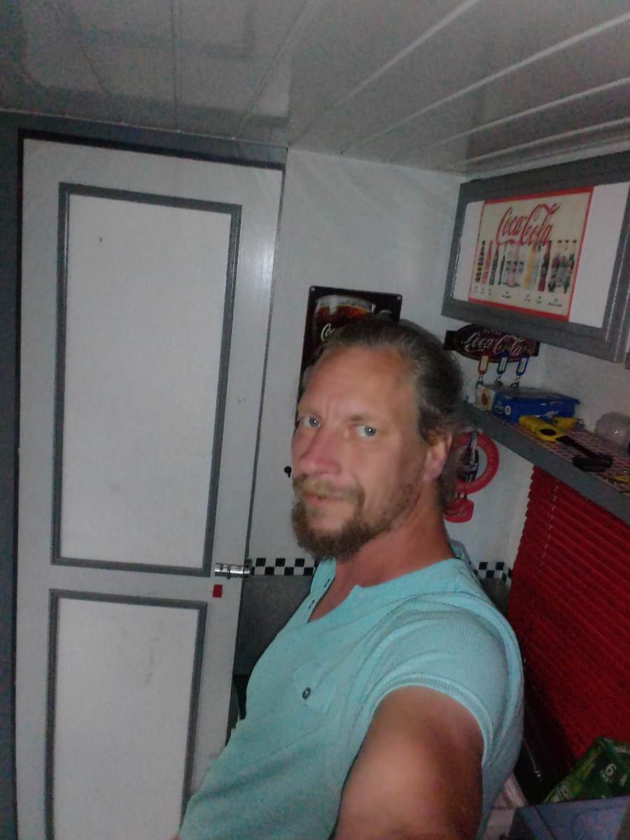Cyriac - Gay club à Châtelaine Profil de Cyriac, 35 ans, Gay club à Châtelaine (Genève)