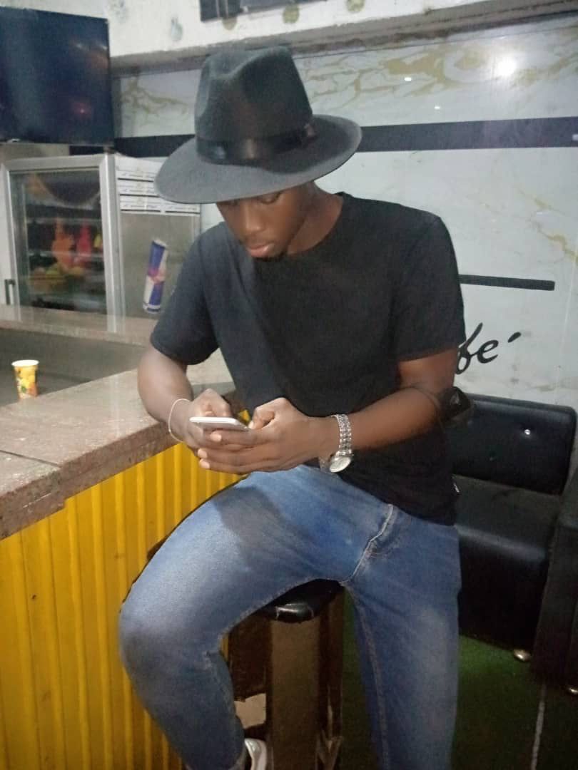 Profil de Gregory, 27 ans, Gay club à Port (Berne)