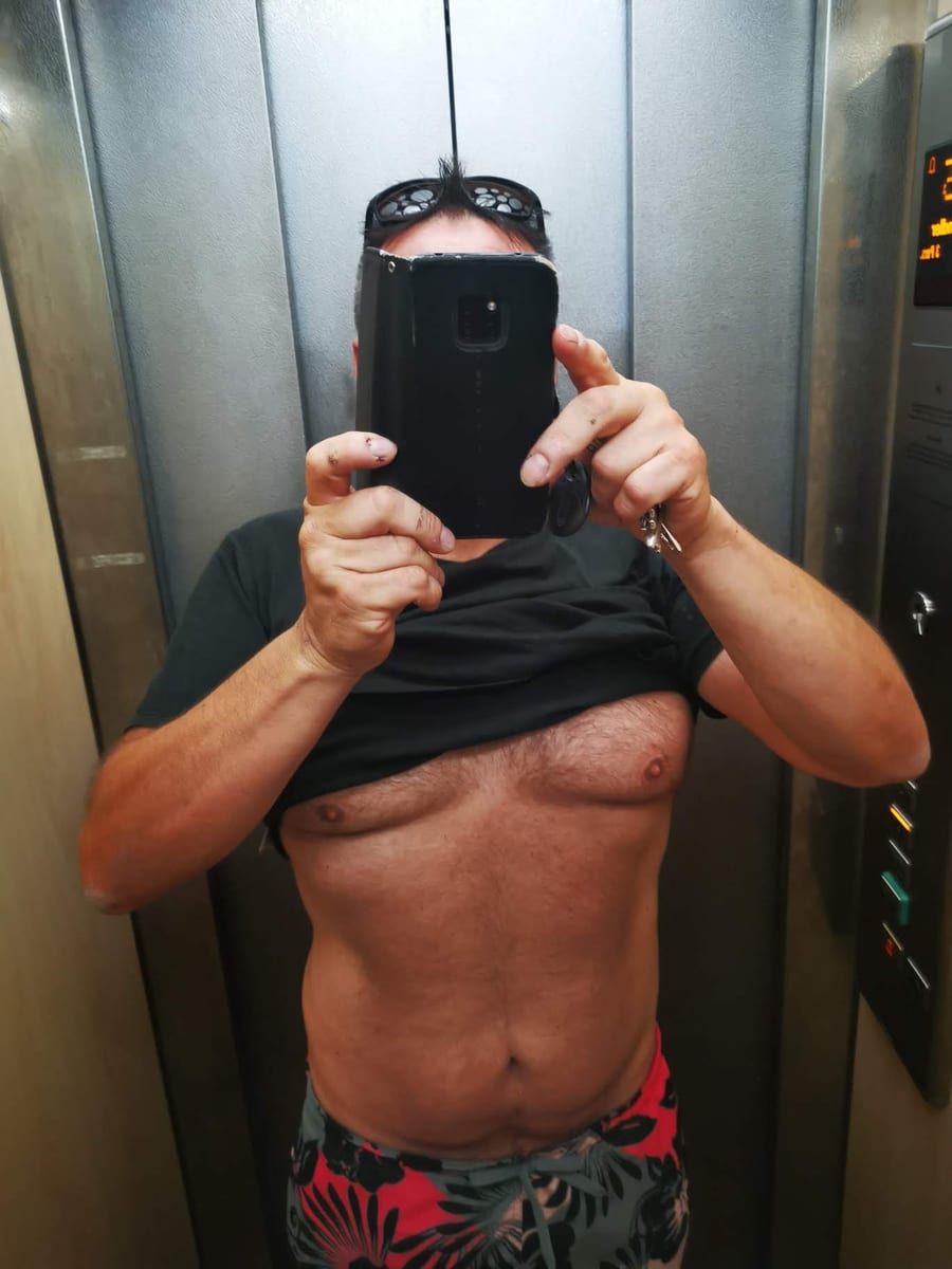 Moulaye - Gay club à Turtmann Profil de Moulaye, 27 ans, Gay club à Turtmann (Valais)
