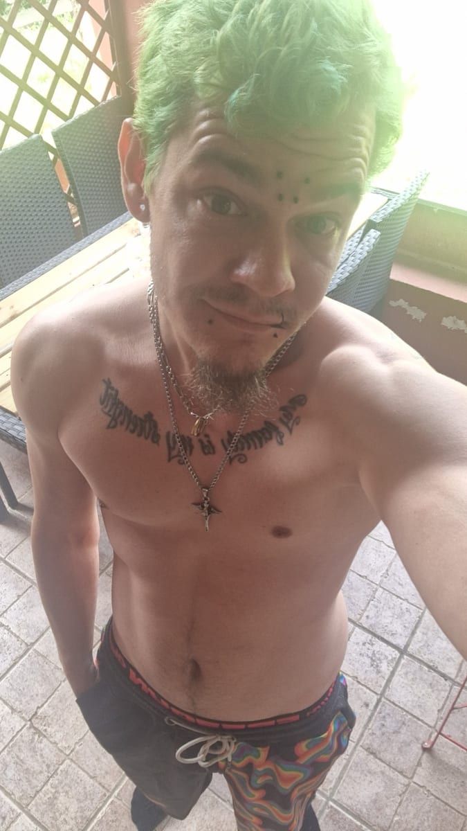 Profil de Hermin, 29 ans, Gay club à Grindelwald (Berne)
