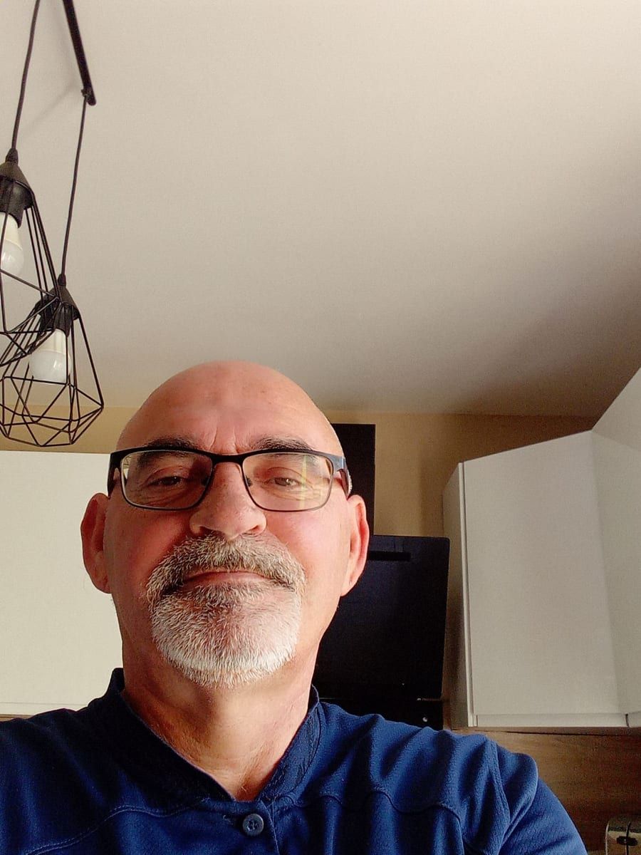 Profil de Louis-nicolas, 30 ans, Gay club à Saas im Prättigau (Grisons)