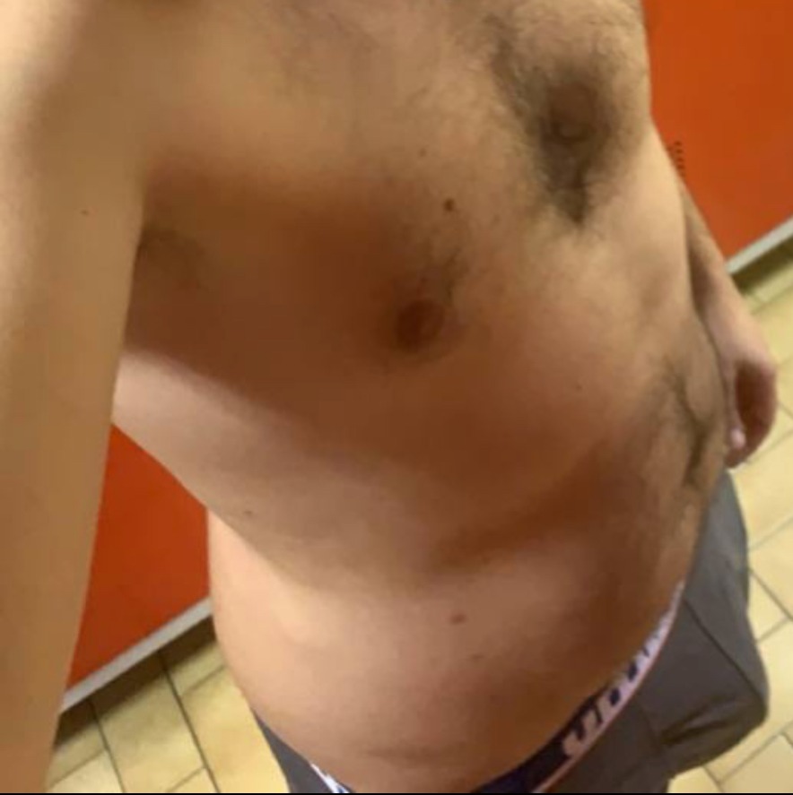 Adelio - Gay club à Mission Profil de Adelio, 26 ans, Gay club à Mission (Valais)