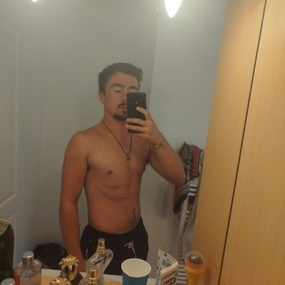 Profil de Mouadh, 27 ans, Gay club à Grindelwald (Berne)
